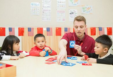 为什么小孩子学的英语单词很快就忘？