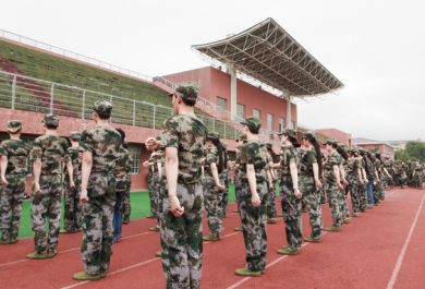 高中阶段学生军训教学大纲从8月1日起施行