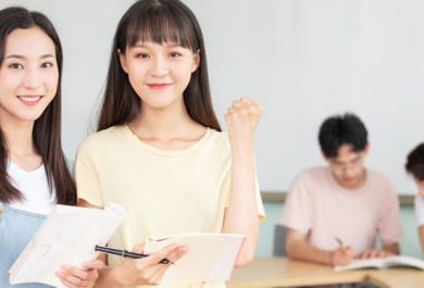 日语自学好还是报班学好？