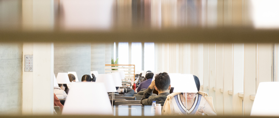 广西2025年初中级经济师报考条件有哪些？